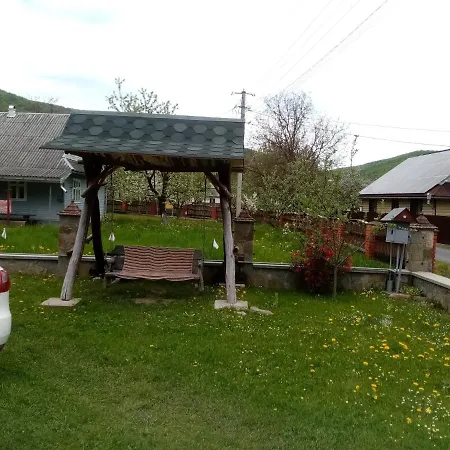 Holiday home федорчуків гірська хатина